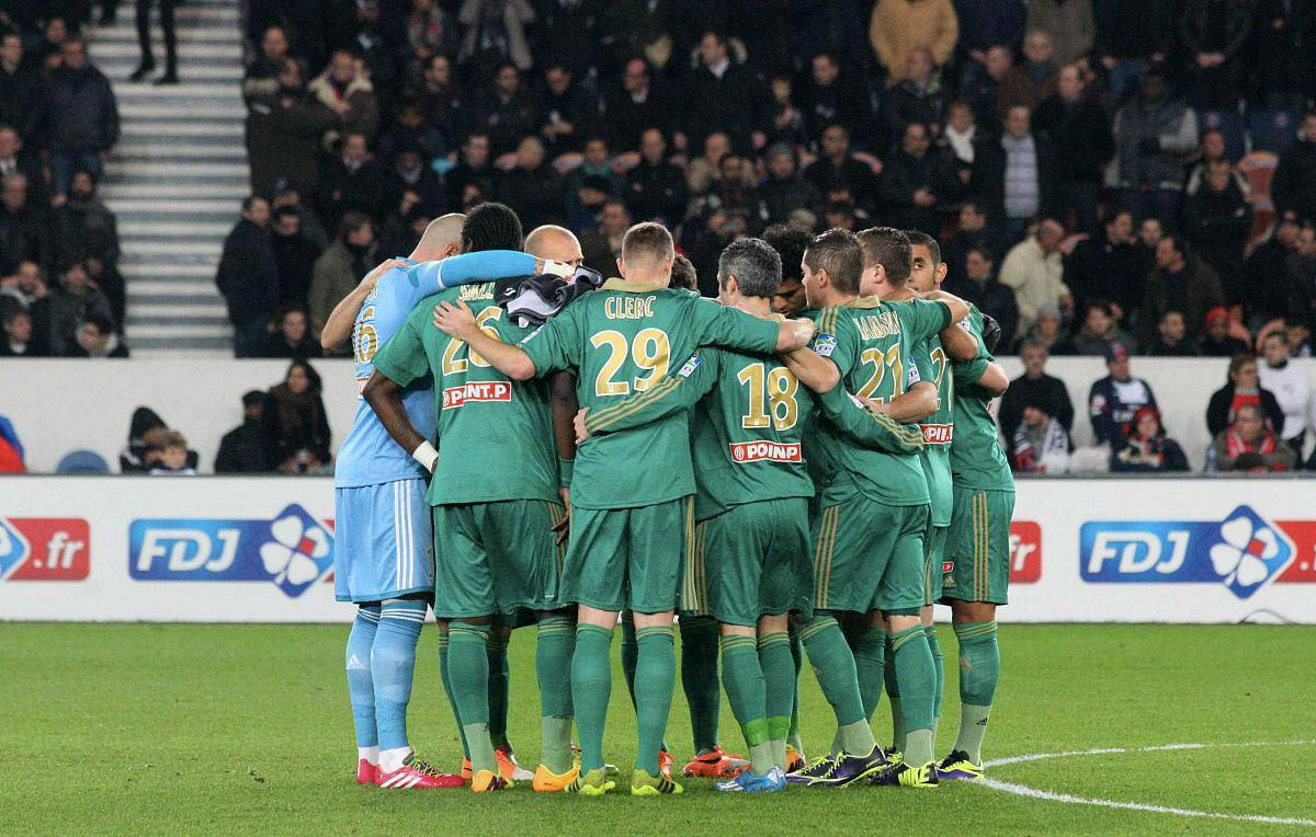 包含圣埃蒂安主场逼平波尔多，争夺欧战资格的词条